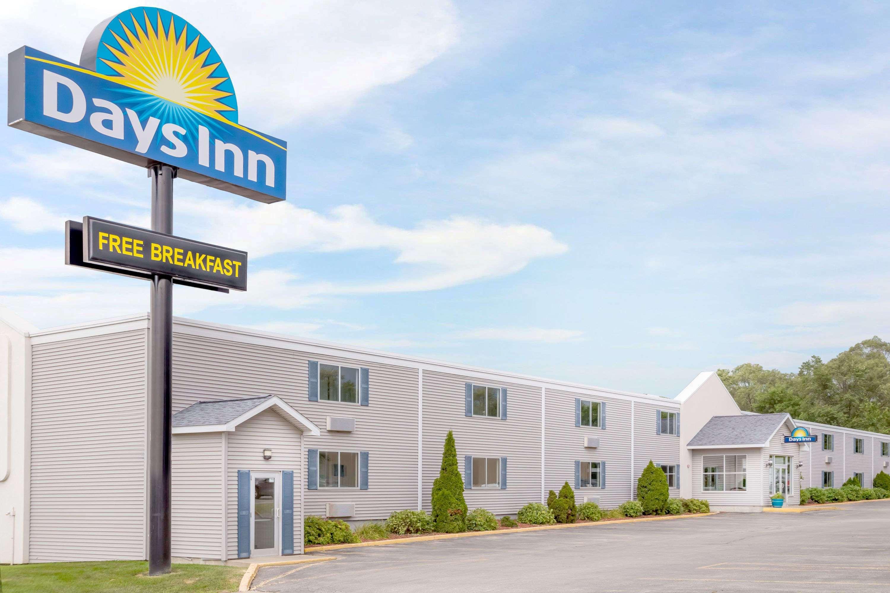Days Inn By Wyndham Cedar Falls- University Plaza Eksteriør billede