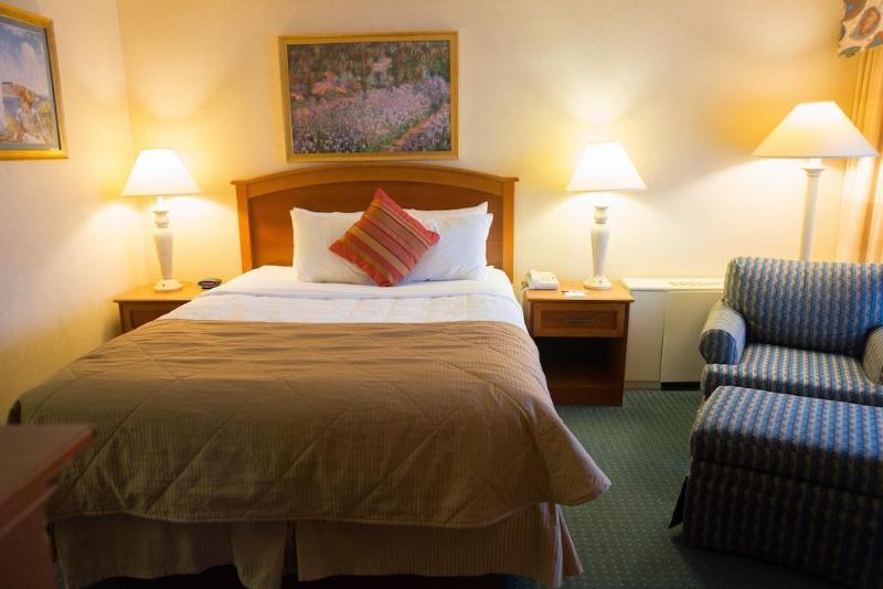 Days Inn By Wyndham Cedar Falls- University Plaza Eksteriør billede