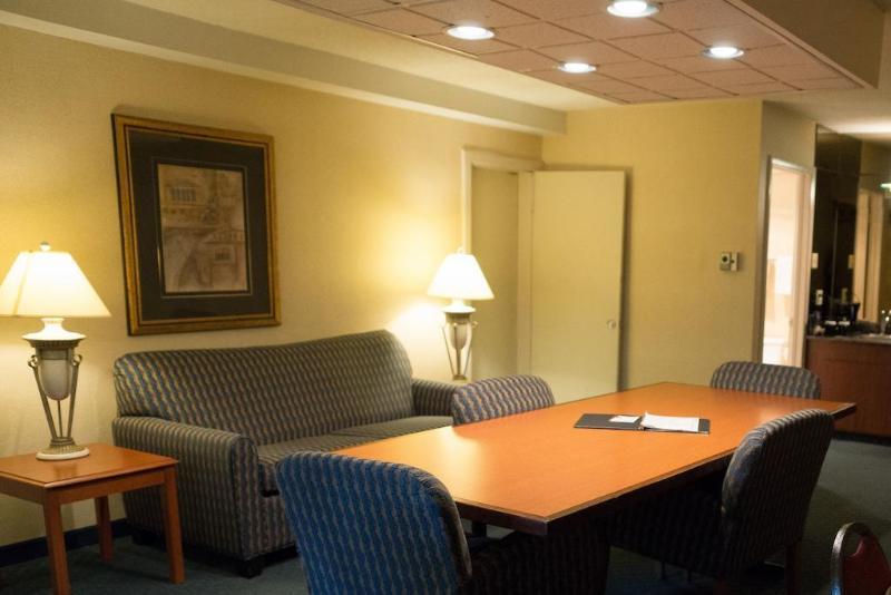Days Inn By Wyndham Cedar Falls- University Plaza Eksteriør billede