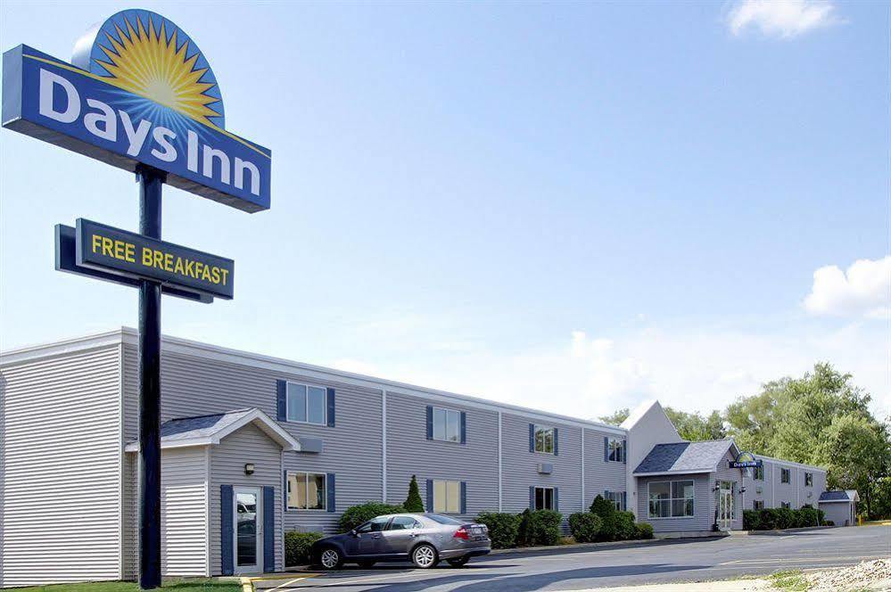 Days Inn By Wyndham Cedar Falls- University Plaza Eksteriør billede