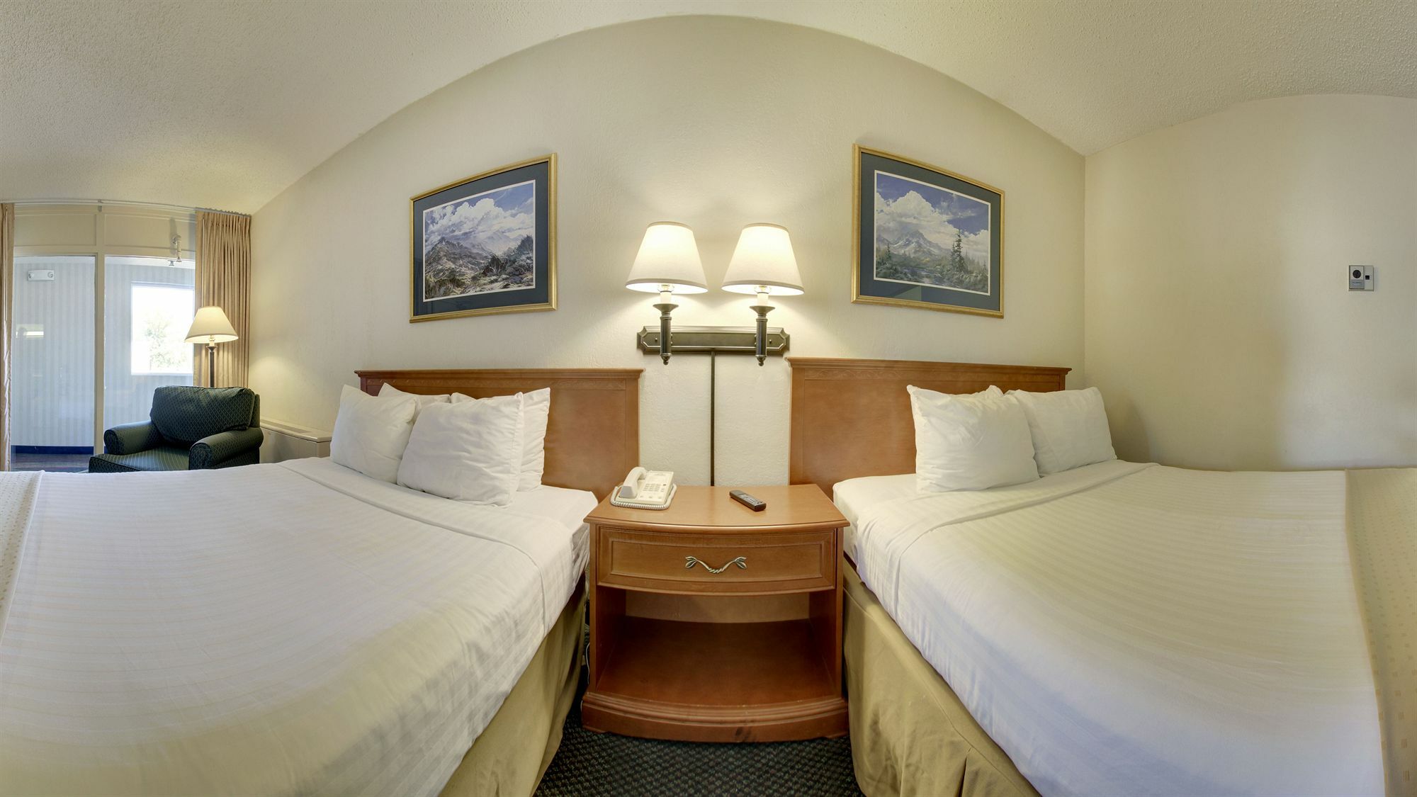Days Inn By Wyndham Cedar Falls- University Plaza Eksteriør billede